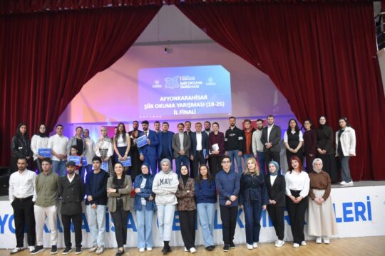 Afyonkarahisar Gençlik Merkezi, kapılarını edebiyat tutkunu gençler için açtı. 'Gençler