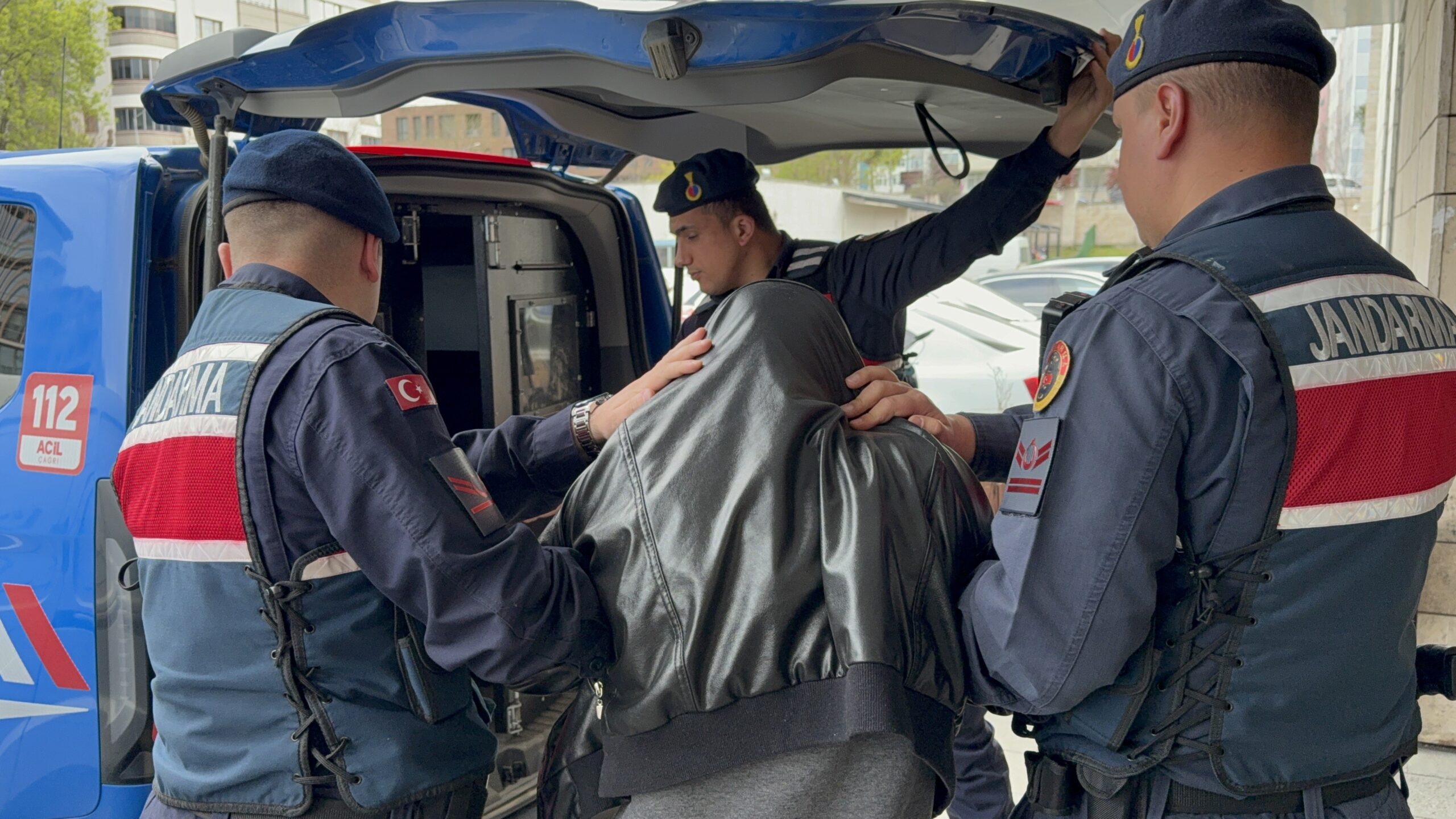 Samsun’un Canik ilçesinde, gelinine cinsel tacizde bulunduğu iddiasıyla gözaltına alınan