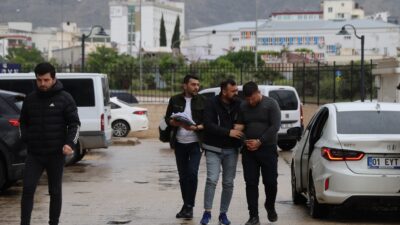 Adana'nın Kozan ilçesinde dün akşam saatlerinde meydana gelen korkunç cinayetin
