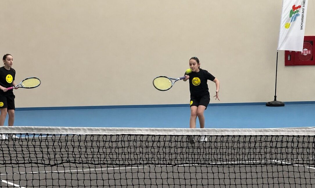 Afyonkarahisar, okul sporları kapsamında düzenlenen Minikler ve Küçükler Tenis Grup