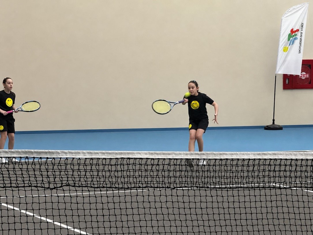 Afyonkarahisar, okul sporları kapsamında düzenlenen Minikler ve Küçükler Tenis Grup