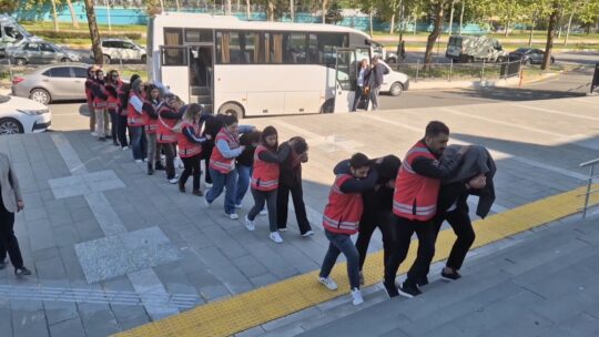 Vatandaşları cazip kampanyalarla güzellik merkezlerine çekip şantaj, tehdit ve nitelikli
