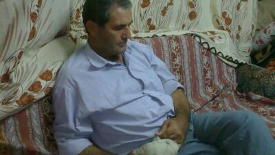 Manisa’nın Selendi ilçesinde tarım arazisinde traktörüyle çalışan bir mahalle muhtarı,