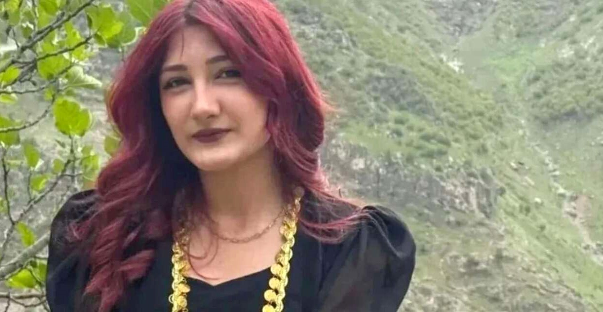 Hakkâri'de dün akşam saatlerinde bir apartmanın dördüncü katından düşerek ağır
