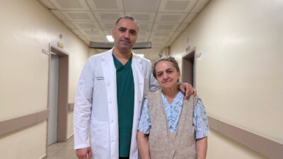 İstanbul’da yaşayan 62 yaşındaki Şükran Samanlı, karnındaki ağrı ve giderek