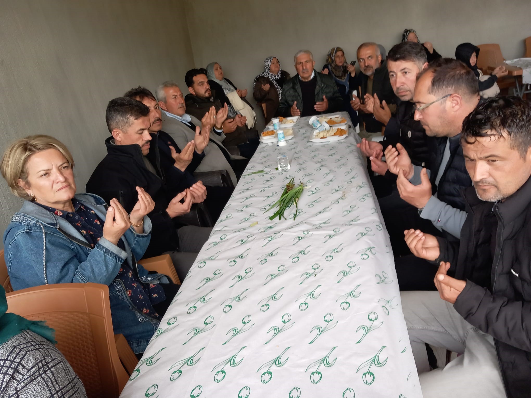 Afyonkarahisar’ın Emirdağ ilçesine bağlı Gedikevi köyünde, çok sayıda vatandaşın katılımıyla