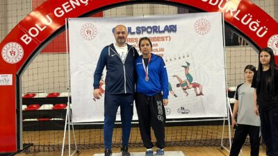 Bolu ev sahipliğinde düzenlenen Okul Sporları Serbest Güreş Yıldız Kızlar