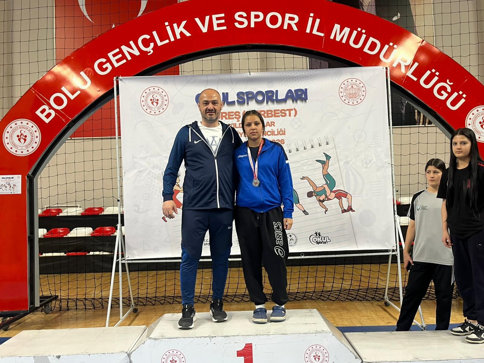 Bolu ev sahipliğinde düzenlenen Okul Sporları Serbest Güreş Yıldız Kızlar