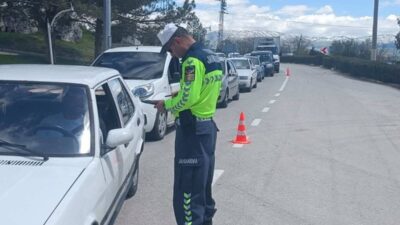 Afyonkarahisar'ın Sandıklı ilçesinde jandarma ekipleri tarafından yapılan huzur ve güvenlik