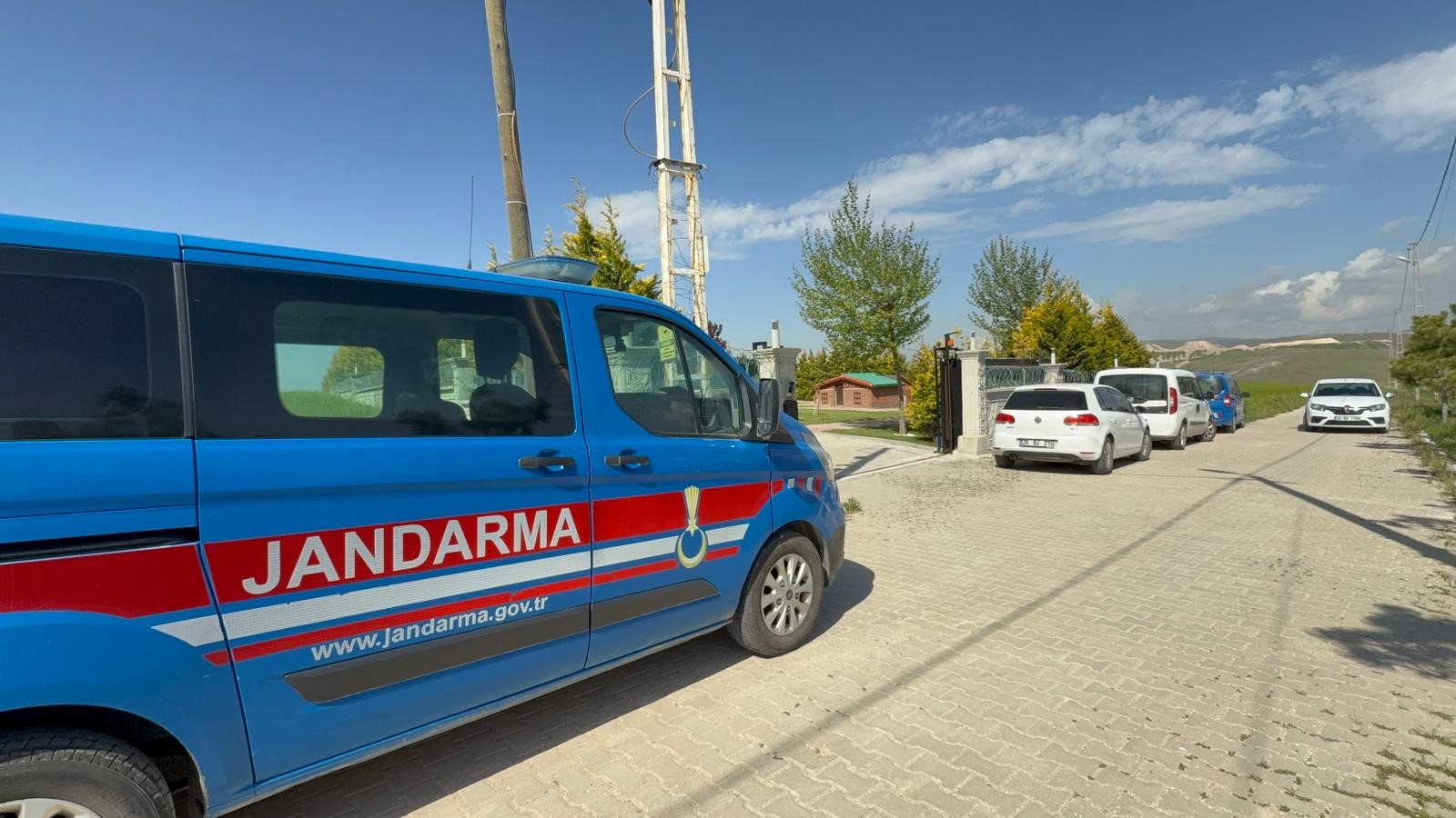 Eskişehir Cumhuriyet Başsavcılığı, sabah saatlerinde Tepebaşı Belediyesi’ne ve belirlenen adreslere