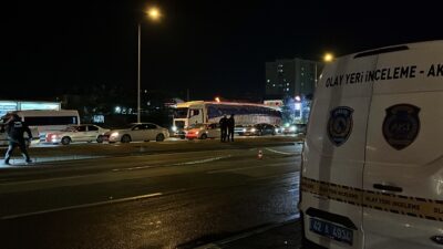 Konya’nın Selçuklu ilçesinde yolun karşısına geçmeye çalışan bir kadın, lüks