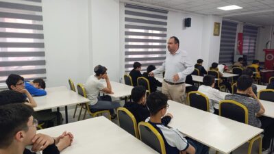 Afyonkarahisar İl Müftülüğü, gençlerin dijital dünyada güvenle yer alabilmesi ve