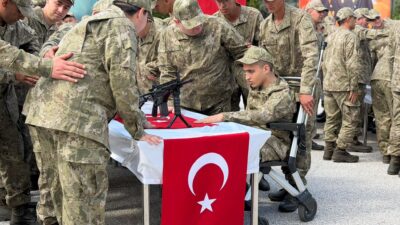 Afyonkarahisar’da Engelliler Haftası kapsamında düzenlenen anlamlı etkinlikte, engelli bireyler bir