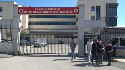 Antalya'da miras kalan arazinin satışı için buluştuğu dayısı tarafından noter