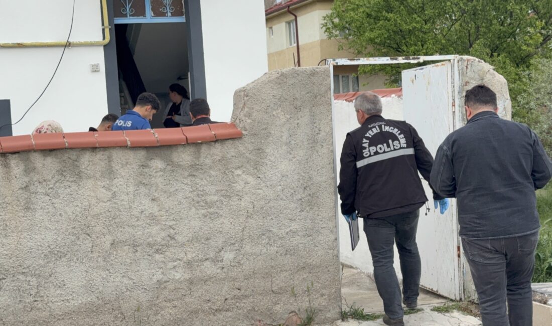 Eskişehir’in Odunpazarı ilçesinde yalnız yaşayan 71 yaşındaki bir kadın, evinin