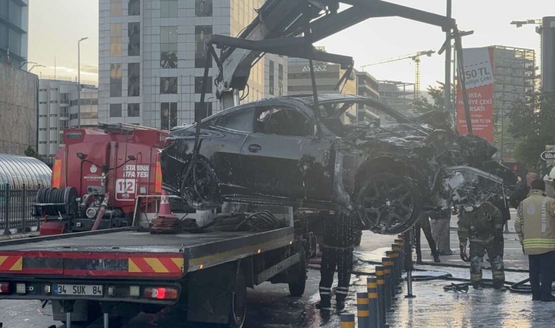 İstanbul'un Şişli ilçesinde sabahın erken saatlerinde meydana gelen trafik kazasında,