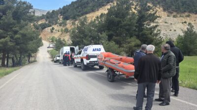 Sivas’ın Koyulhisar ilçesinde sürücüsünün kontrolünden çıkan bir otomobilin takla atması