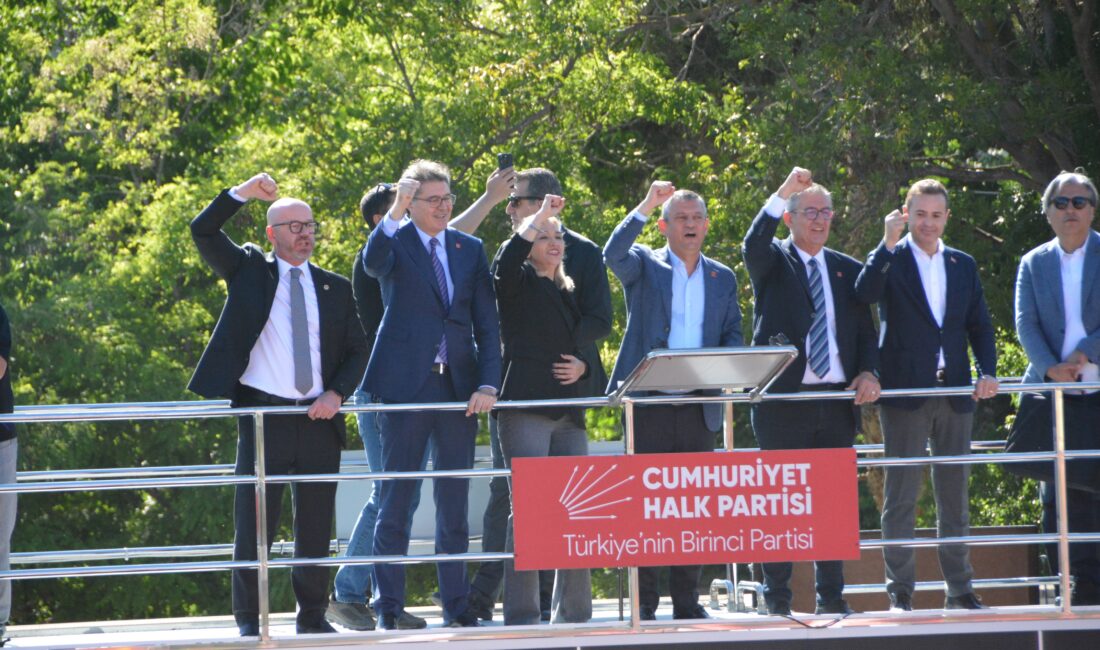Cumhuriyet Halk Partisi (CHP) Genel Başkanı Özgür Özel, Balıkesir Kuvayi