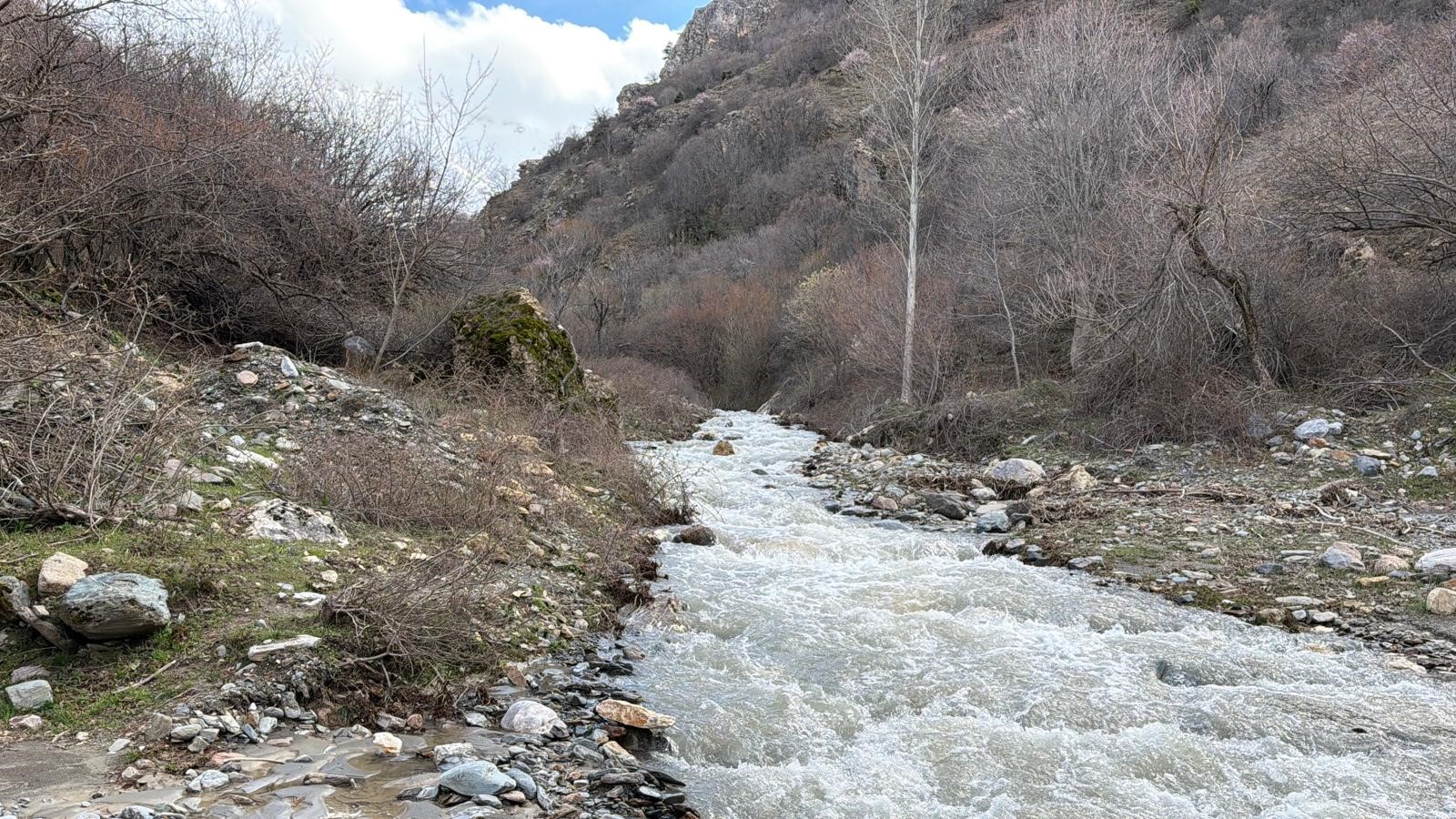 Afyonkarahisar’ın Çay ilçesinde, son günlerde etkili olan yoğun yağışlar ve