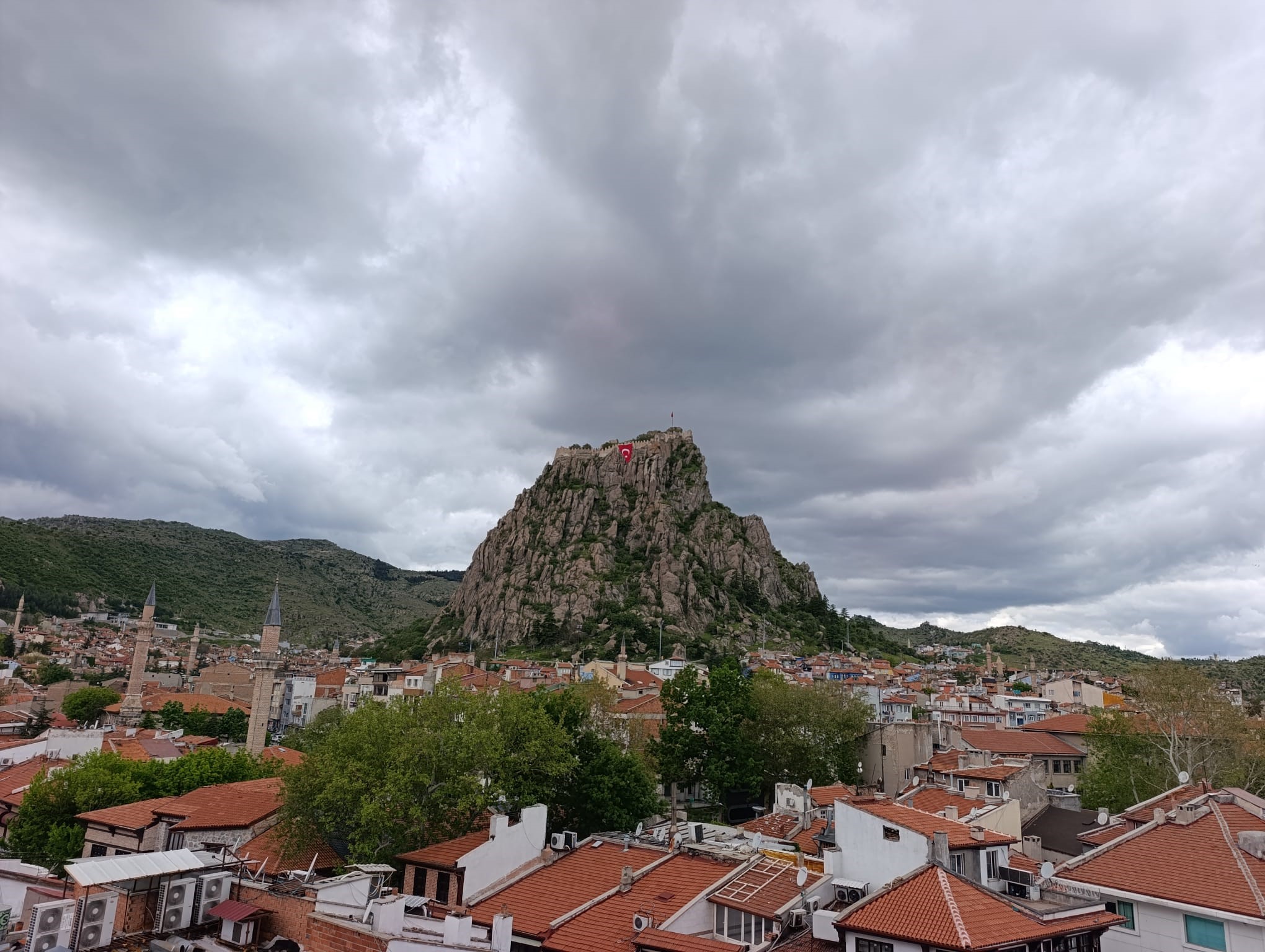 Afyonkarahisar, mayıs ayının ortasında olmamıza rağmen yeni haftaya adeta kıştan