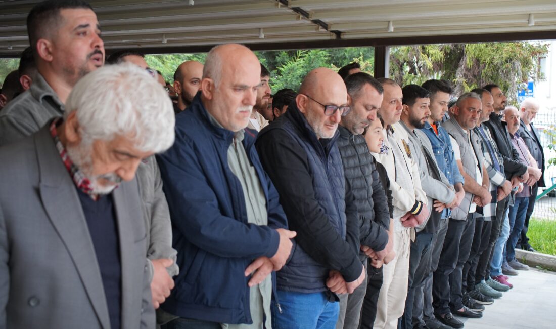 Kayseri’nin Yahyalı ilçesinde otomobil ile hafif ticari aracın çarpışması sonucu