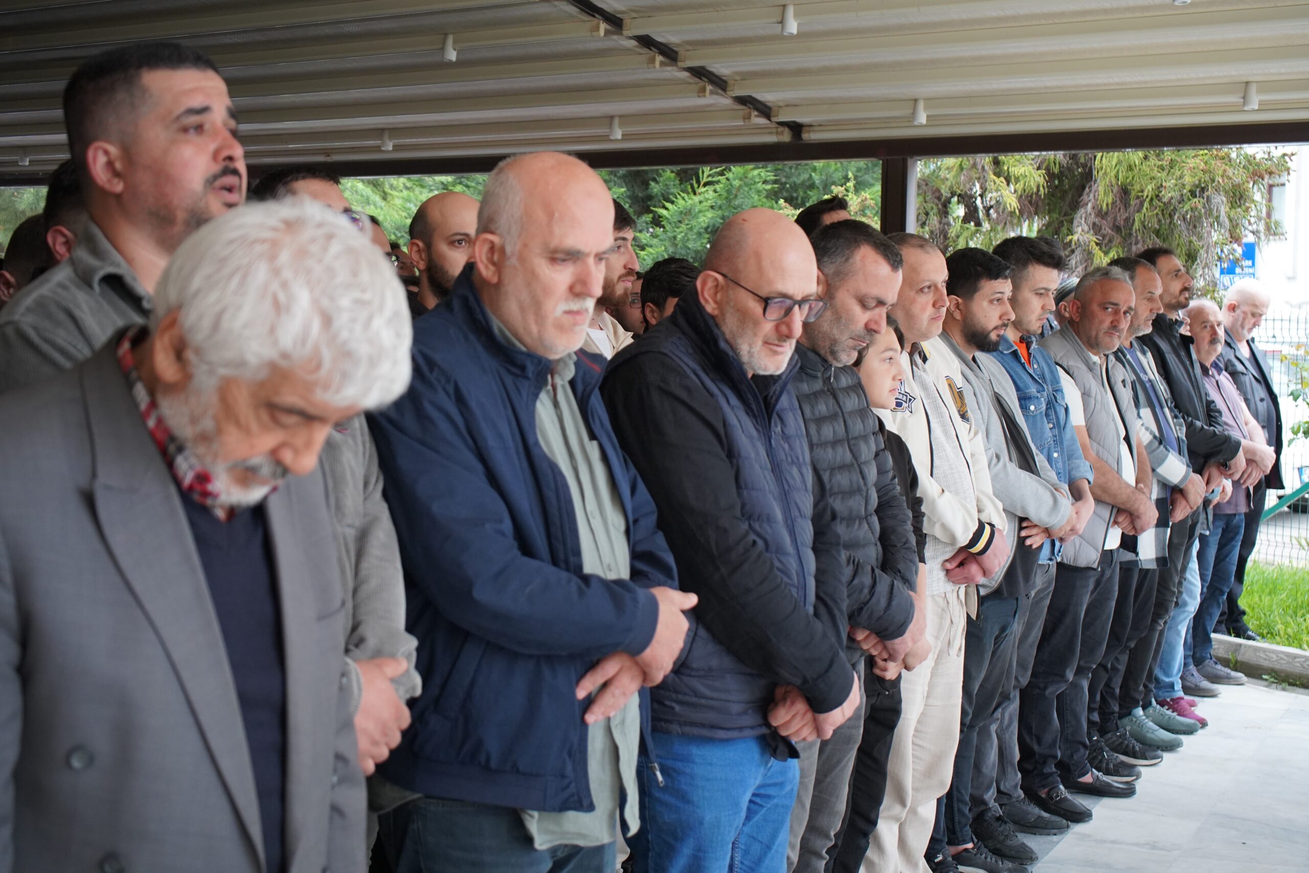 Kayseri’nin Yahyalı ilçesinde otomobil ile hafif ticari aracın çarpışması sonucu