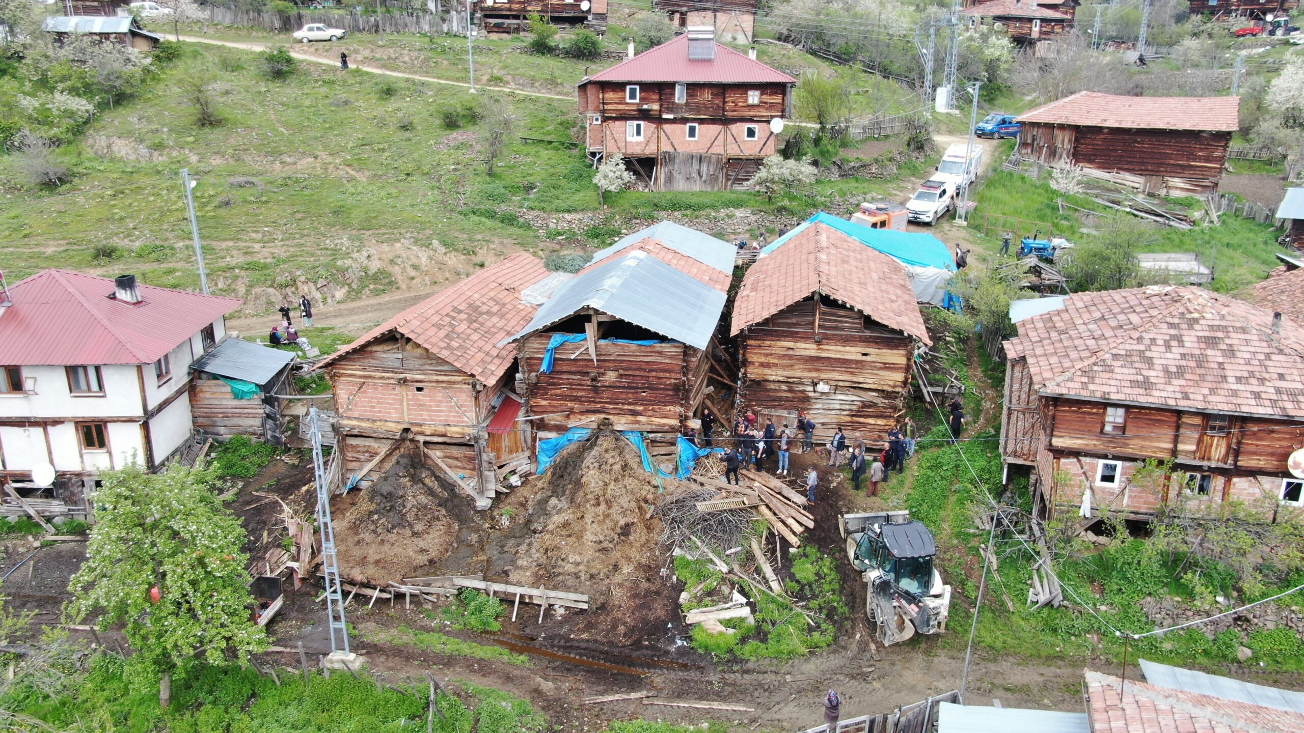 Kastamonu’nun Taşköprü ilçesinde üç katlı bir ahırda meydana gelen feci