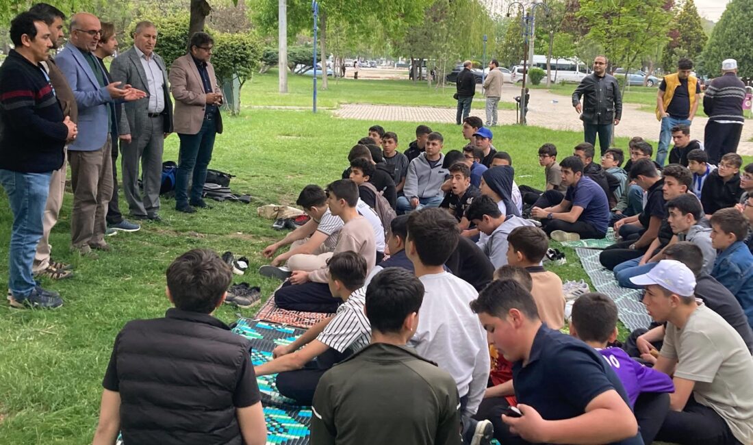Afyonkarahisar İl Müftülüğü bünyesinde eğitim veren Miftah Kur'an Kursu, yoğun