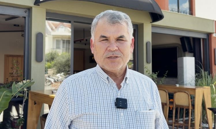 Muğla’nın Fethiye ilçesinde bir meyhanenin açılış törenine katılarak kurdele kesimi