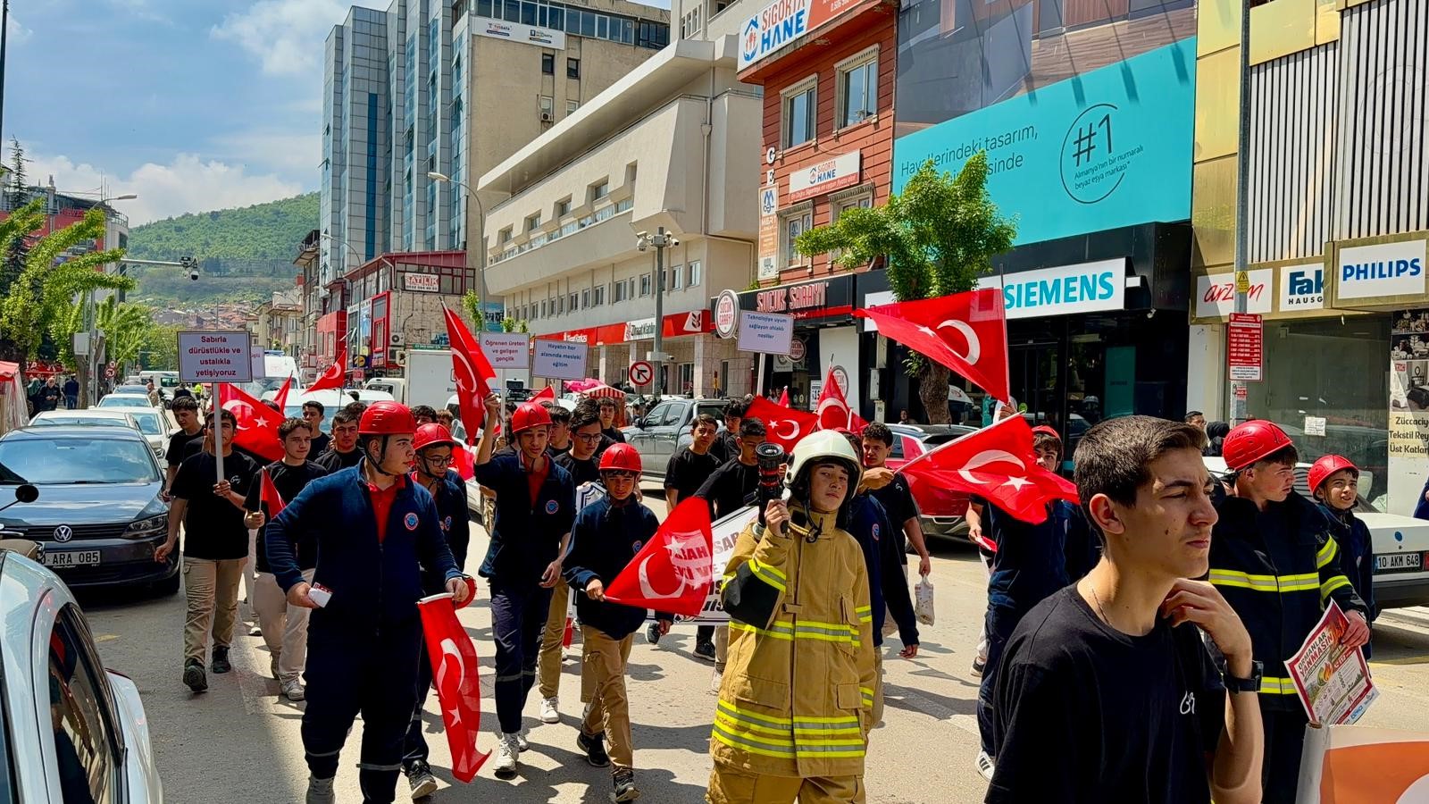 Afyonkarahisar’da, mesleki eğitimin önemini vurgulamak ve gençlerin yeteneklerini ön plana