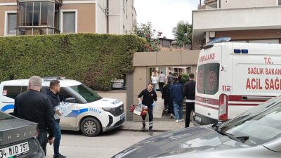 Kocaeli’nin İzmit ilçesinde, alacak verecek meselesi yüzünden çıkan tartışmada kan