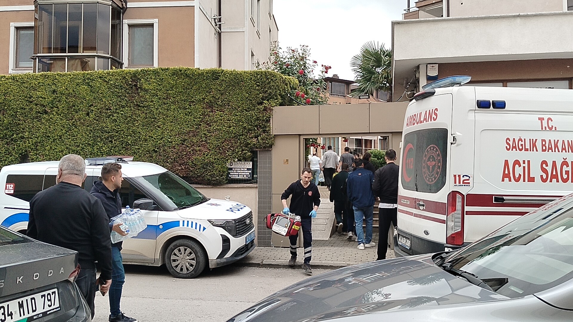 Kocaeli’nin İzmit ilçesinde, alacak verecek meselesi yüzünden çıkan tartışmada kan
