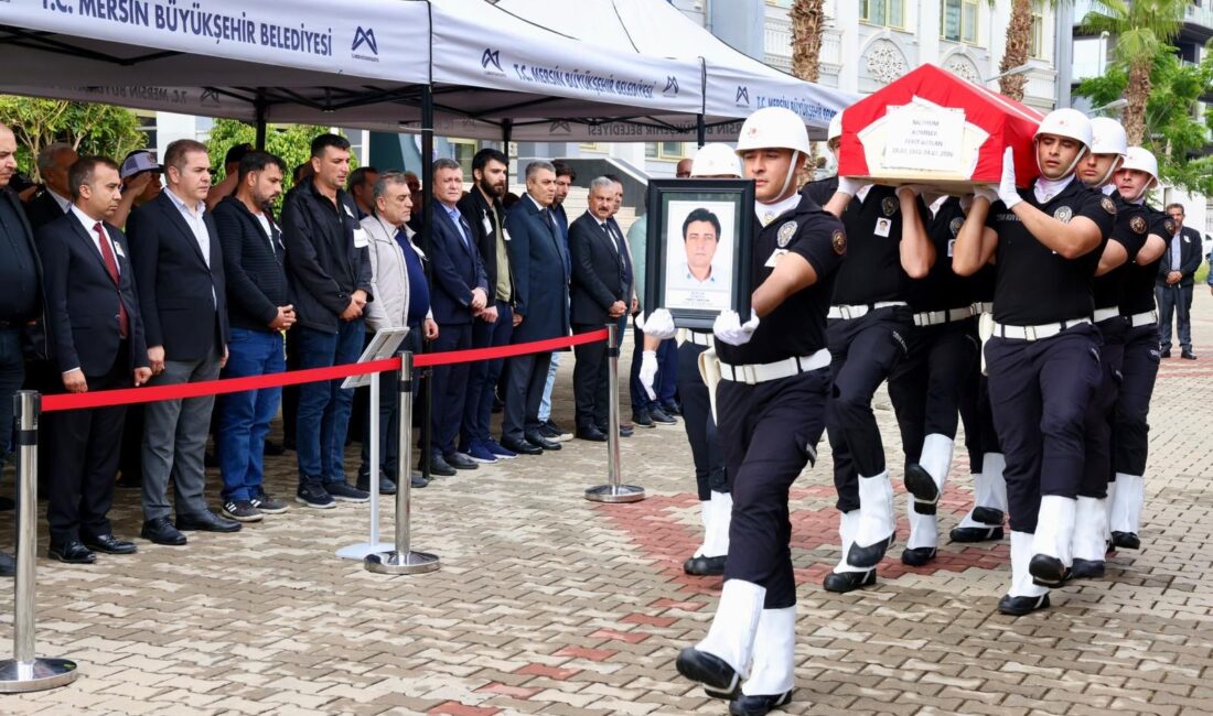 Mersin Emniyet Müdürlüğü kadrosunda görevli Komiser Ferit Arslan (54), evinde