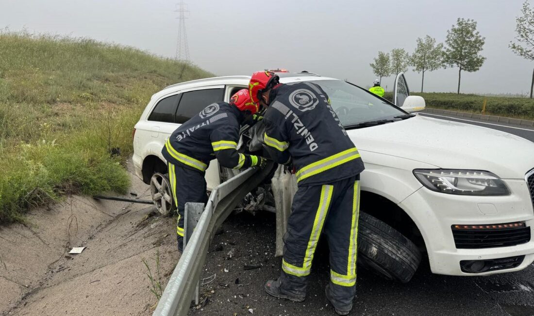 Denizli'nin Bozkurt ilçesinde gece yarısı meydana gelen feci trafik kazasında,