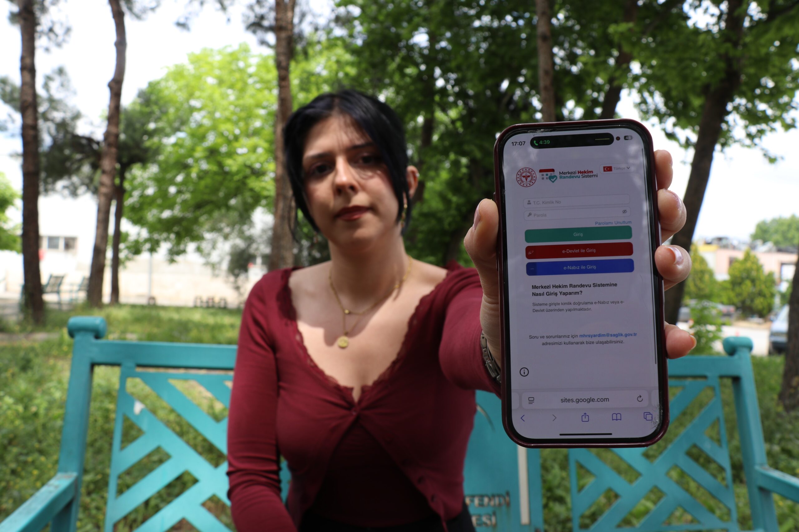 Denizli'de yaşayan 27 yaşındaki Zeliha İrem Karaman, internet üzerinden hastane