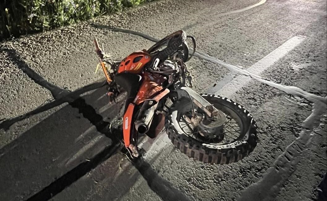 Tekirdağ'ın Hayrabolu ilçesinde kontrolden çıkarak devrilen motosikletteki iki kişiden biri