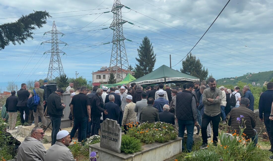 Giresun'da kırmızı ışıkta bekleyen otomobillerine demir yüklü tırın arkadan çarpması