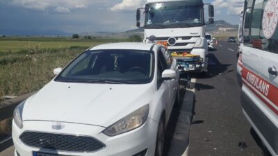 Tarsus-Adana-Gaziantep (TAG) Otoyolu'nda arızalanan tıra yardım etmek amacıyla duran kişilere