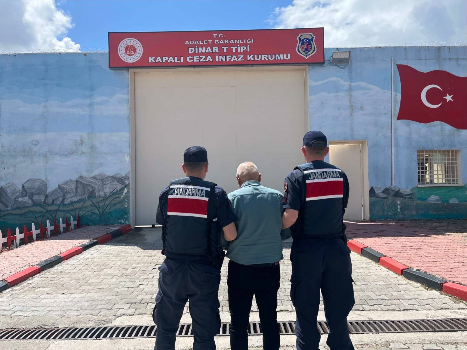 Afyonkarahisar’da jandarma ekipleri tarafından son bir hafta içerisinde gerçekleştirilen geniş