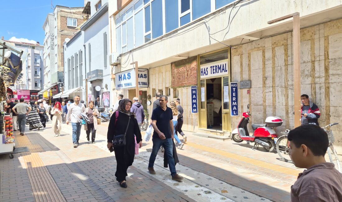 Eskişehir’de ailesiyle birlikte gittiği hamamda henüz belirlenemeyen bir nedenle fenalaşan