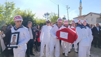 İzmir'de vatani görevini ifa ettiği sırada aniden rahatsızlanarak kaldırıldığı hastanede