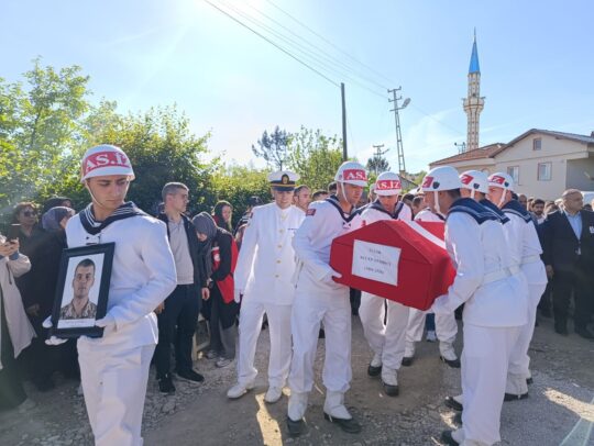 İzmir'de vatani görevini ifa ettiği sırada aniden rahatsızlanarak kaldırıldığı hastanede