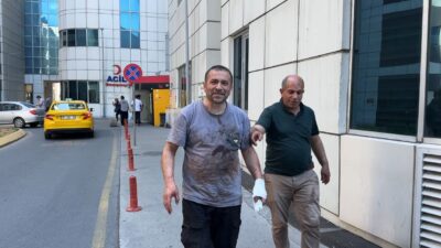 İstanbul'da Kurban Bayramı'nın ilk gününde kendi kurbanını kesmeye çalışırken elini