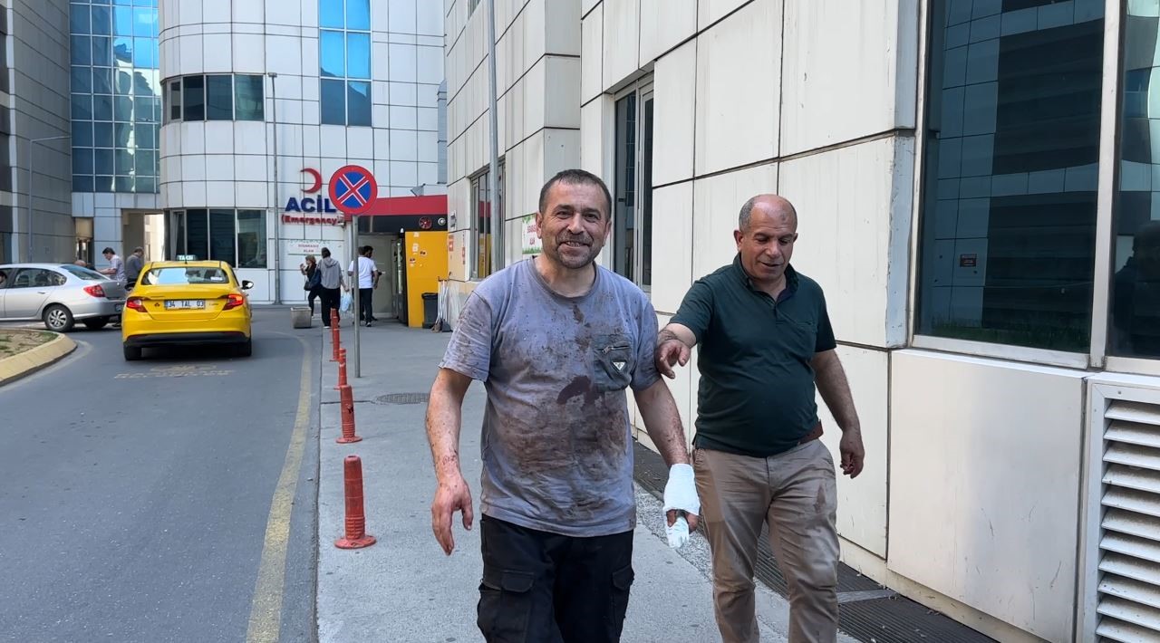 İstanbul'da Kurban Bayramı'nın ilk gününde kendi kurbanını kesmeye çalışırken elini