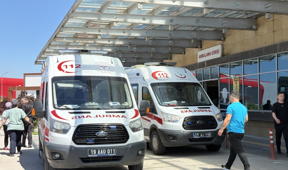 Çorum'da Kurban Bayramı'nın ilk gününde, bayram namazının ardından kurban kesim