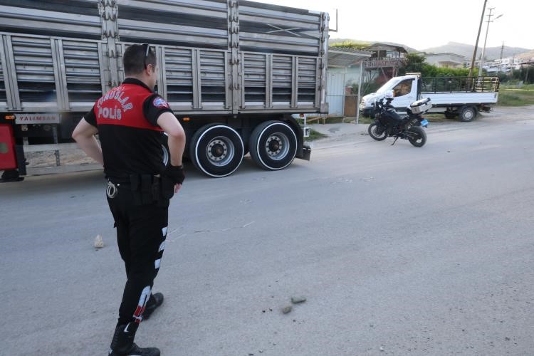 Adana’nın Kozan ilçesinde, aralarında arazi anlaşmazlığı bulunan iki grup arasında
