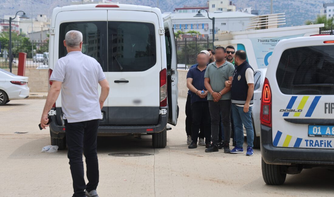 Adana’nın Kozan ilçesinde arazi anlaşmazlığı nedeniyle iki grup arasında çıkan