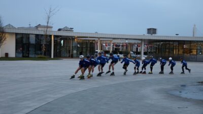 Kağıtspor'un tekerlekli sürat pateni sporcuları, katıldıkları Türkiye Kulüpler Şampiyonası'nda ikinci