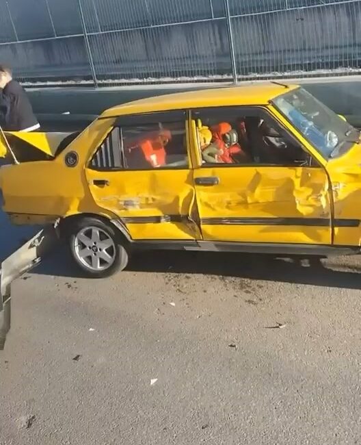 Bursa'da seyir halinde direksiyon hakimiyetini kaybeden alkollü sürücü, yol kenarında