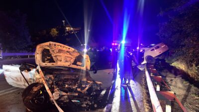Burdur'un Bucak ilçesinde meydana gelen 4 araçlı zincirleme trafik kazasında